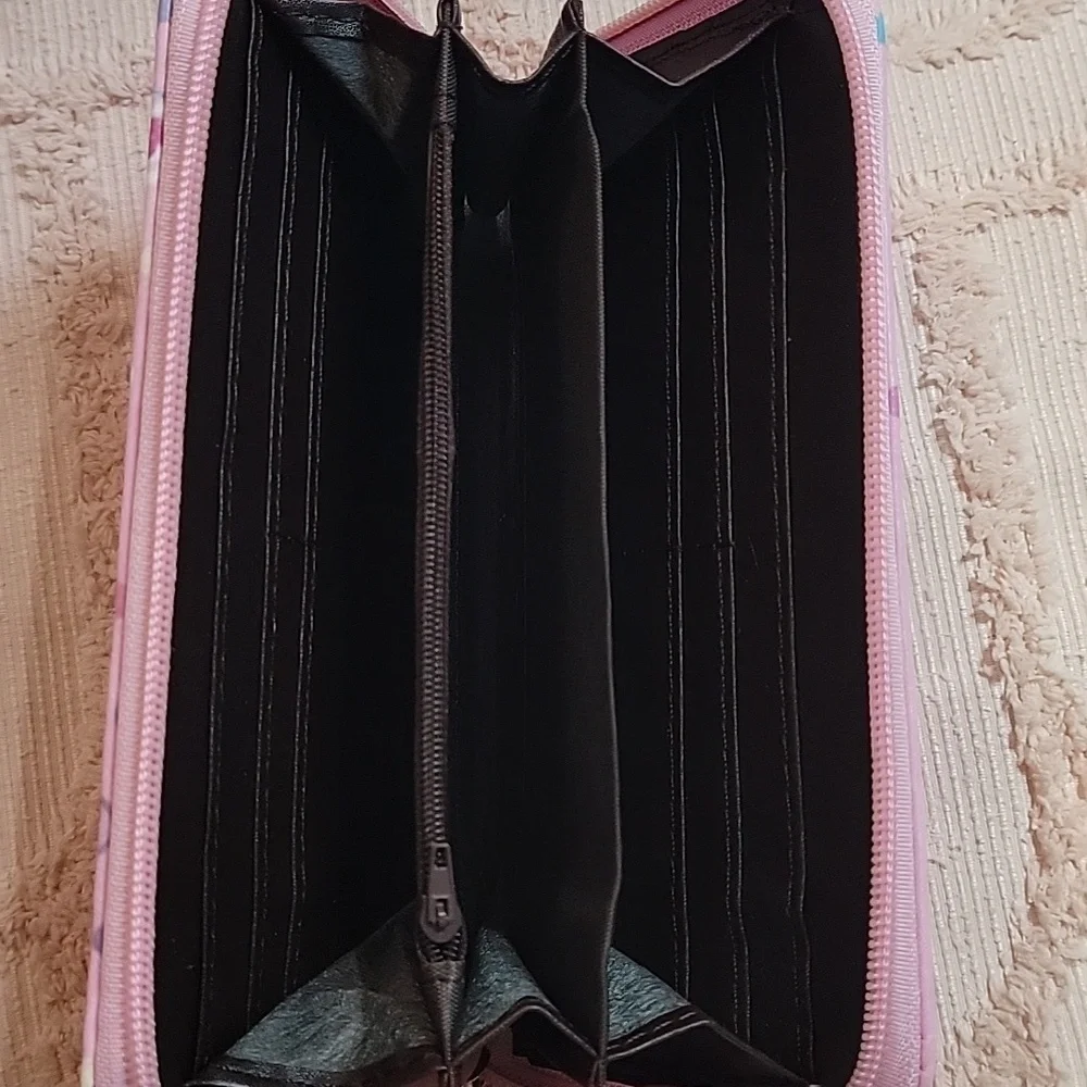 Hello Kitty Multi-slots card holder, purse for daily use, pink. NWOT.